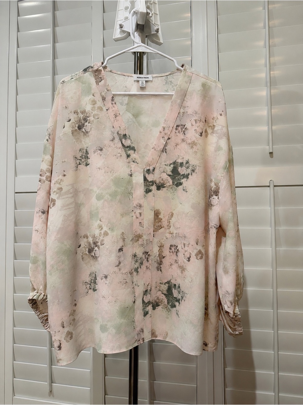 Nordstrom Floral Abstract V-Neck Blouse XXL